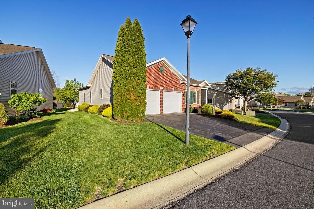 5 Winding Drive photo 35