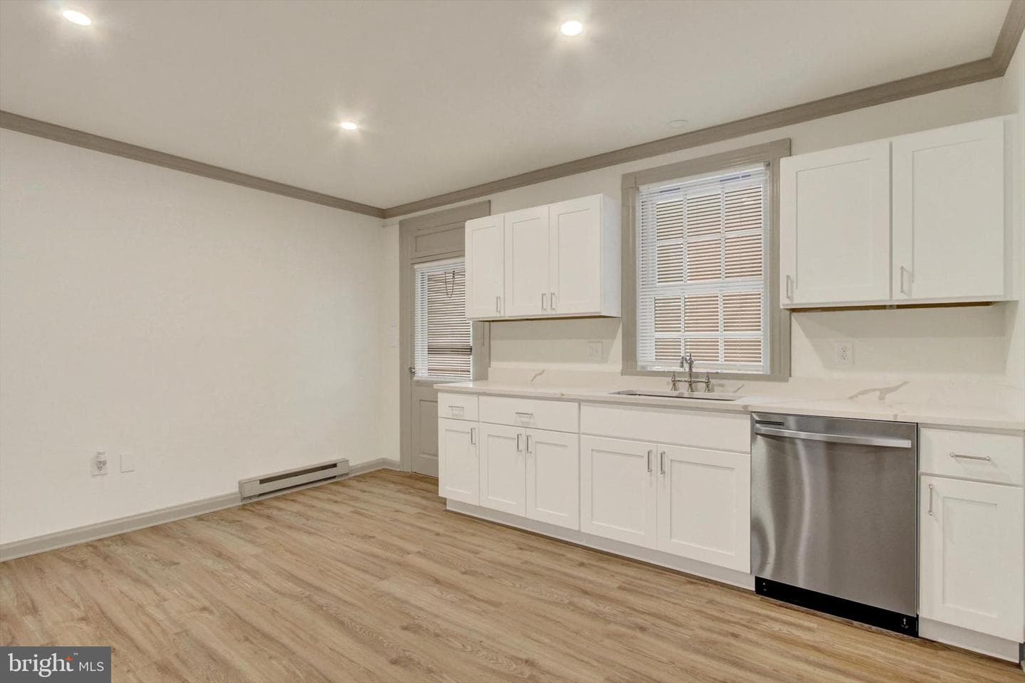 405 W King Street photo 12
