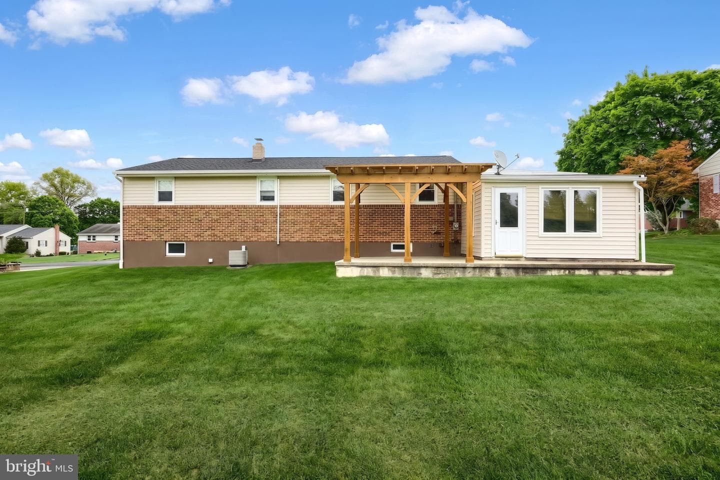 60 Meadow Lane photo 2