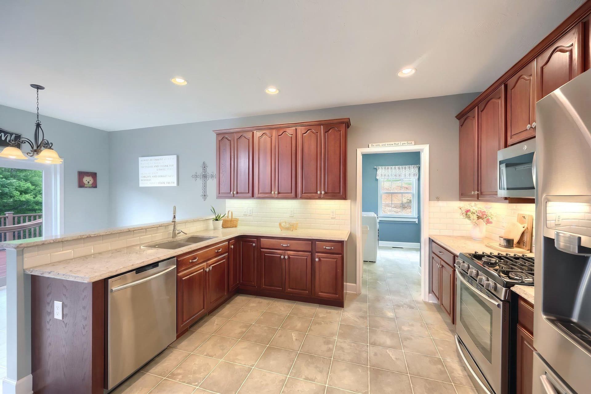 95 E Summit Drive photo 14