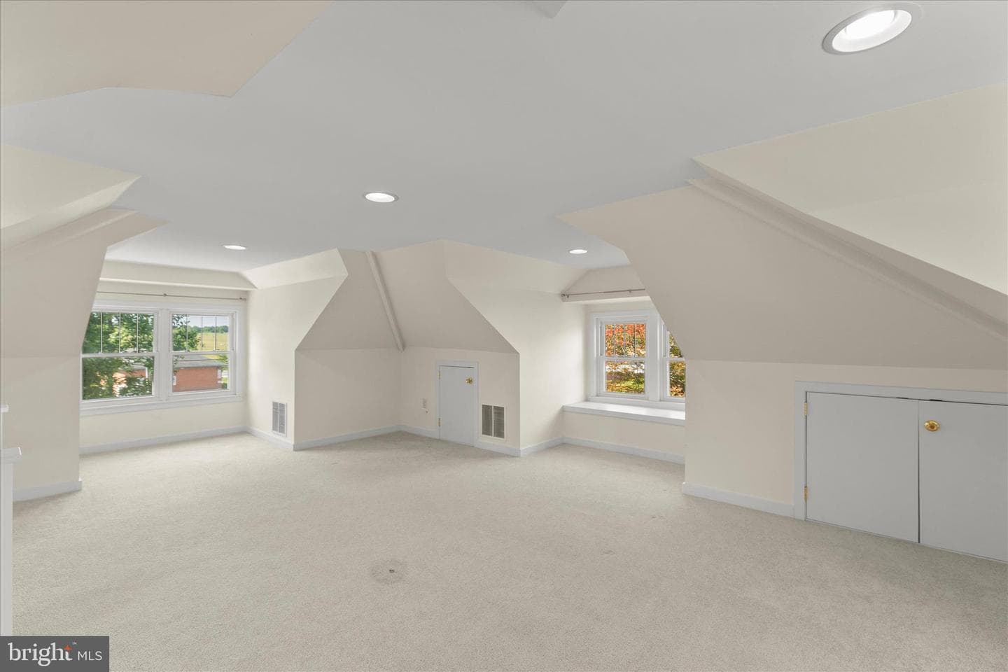 205 Hanover Street photo 43