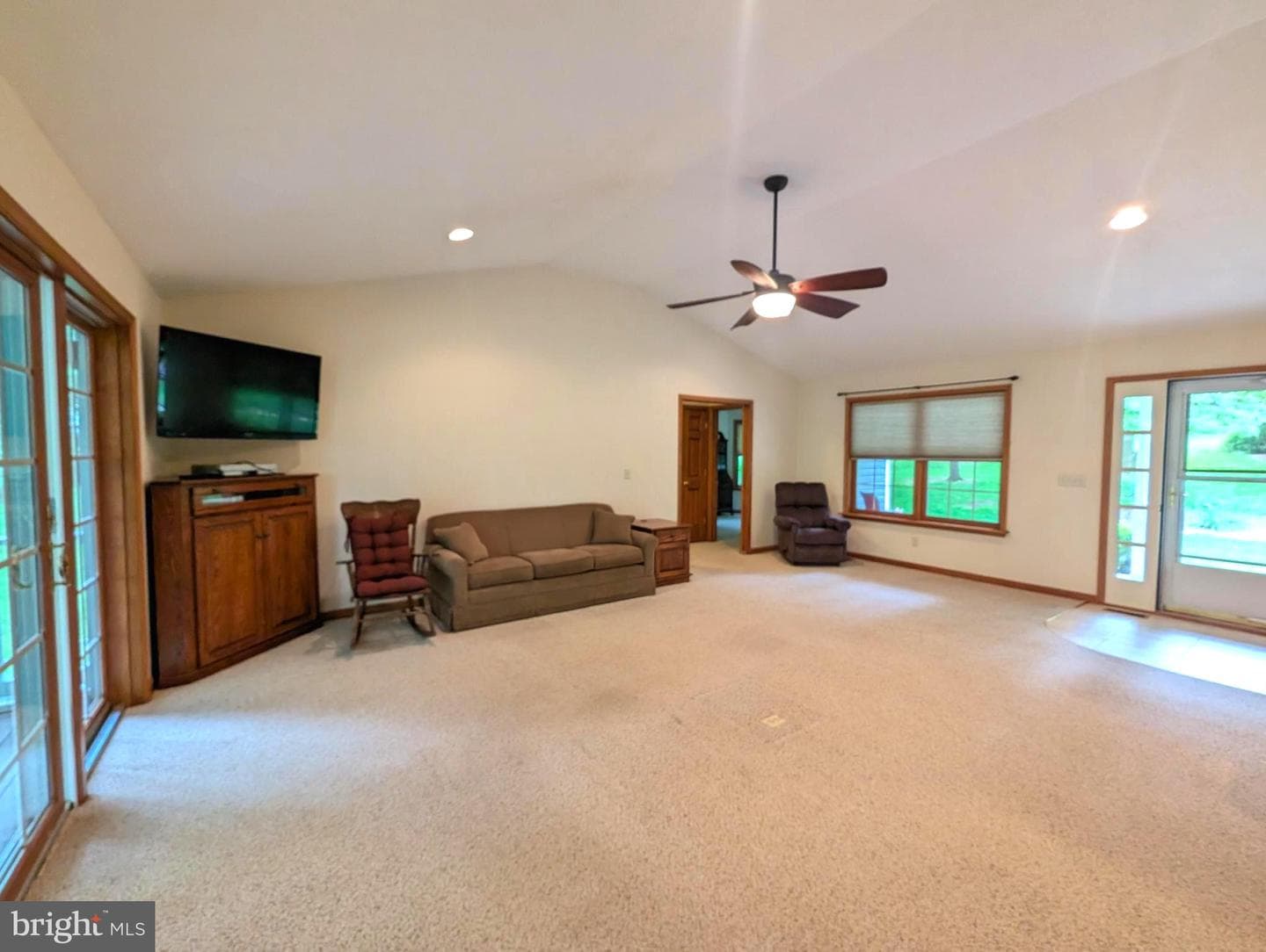 85 Southview Drive photo 19