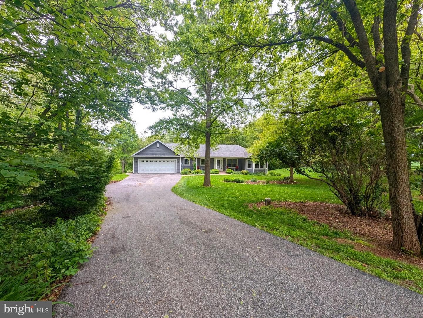 85 Southview Drive photo 3