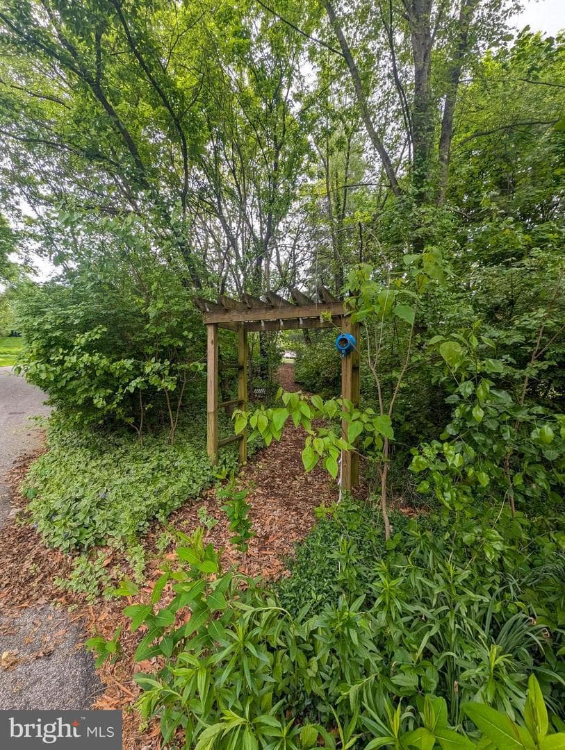 85 Southview Drive photo 4