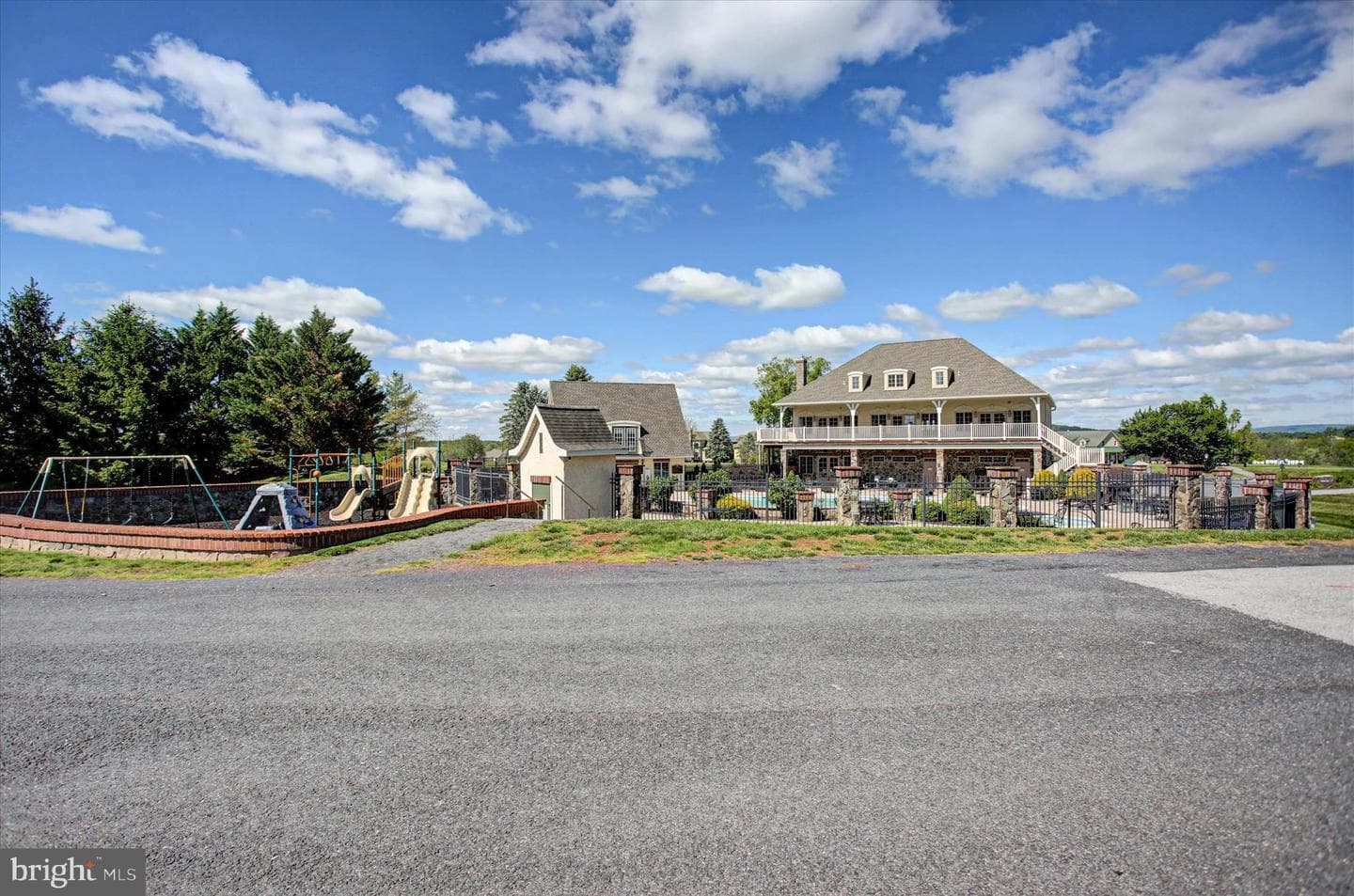 88 Bridge Valley Road photo 63