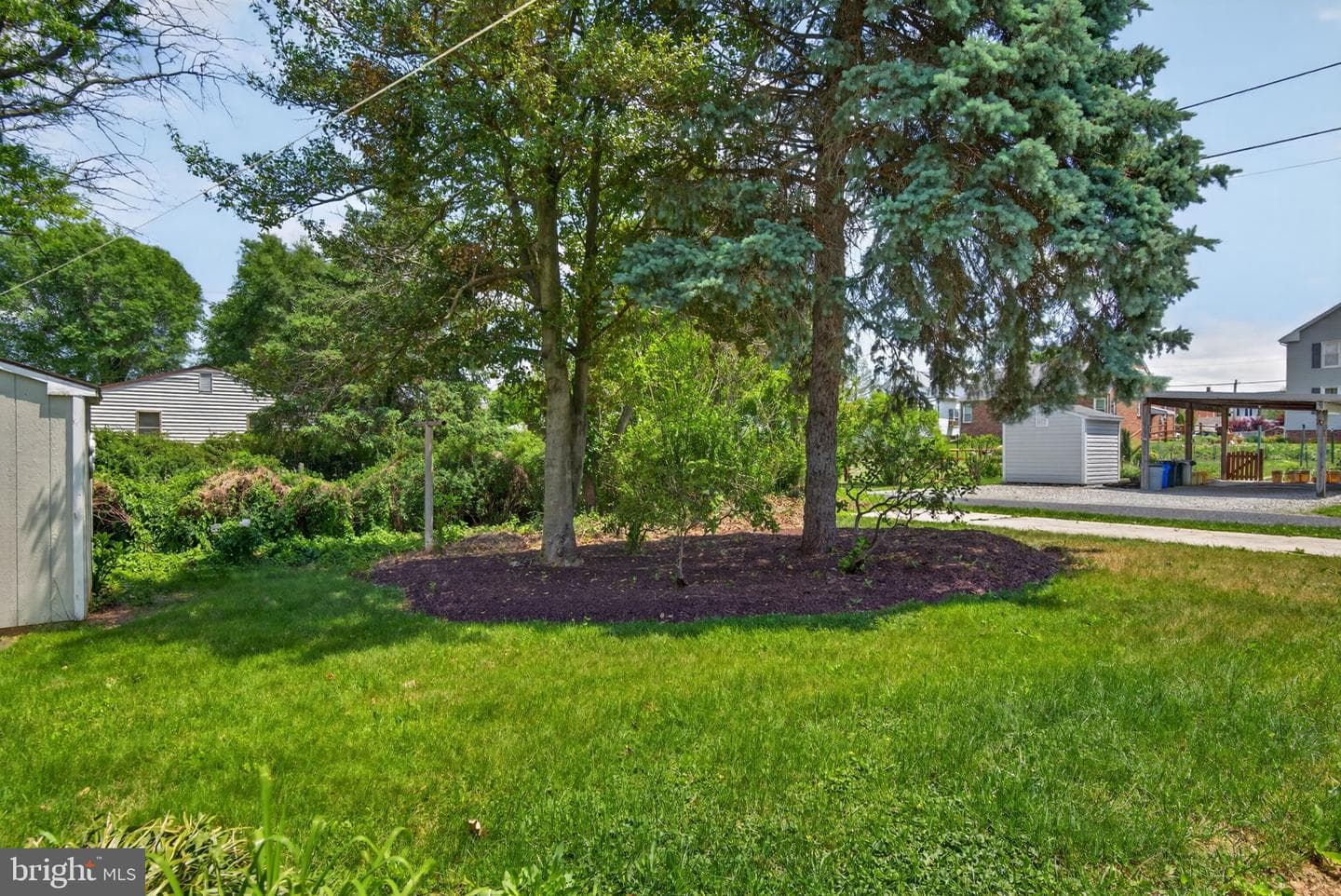 210 Stambach Street photo 32