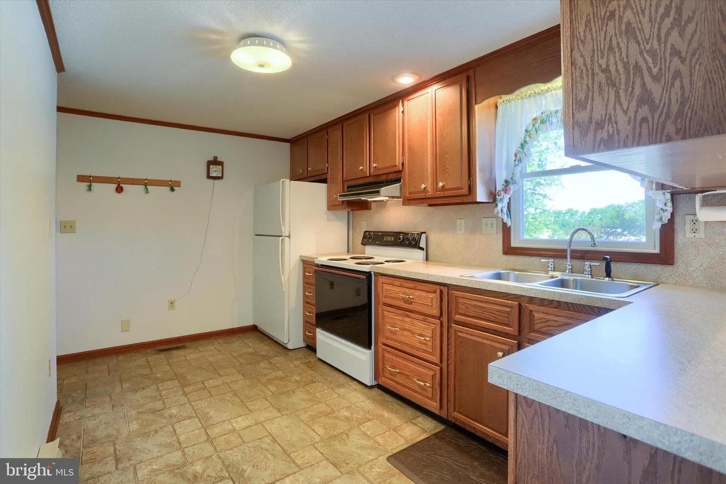 29 Hughes Drive photo 16