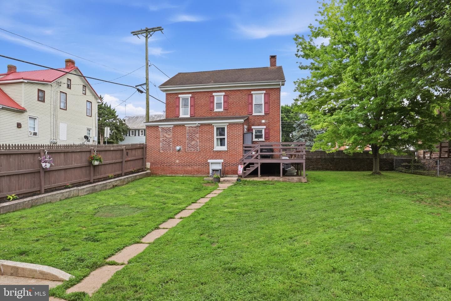 103 W King Street photo 33