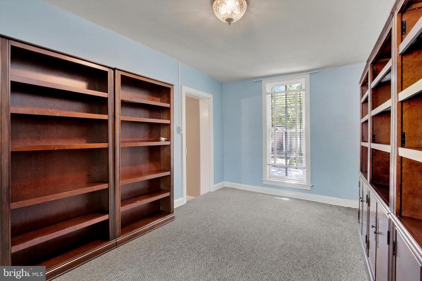 317 Baltimore Street photo 6