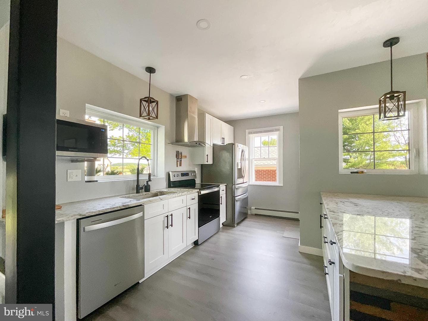 579 E King Street photo 13
