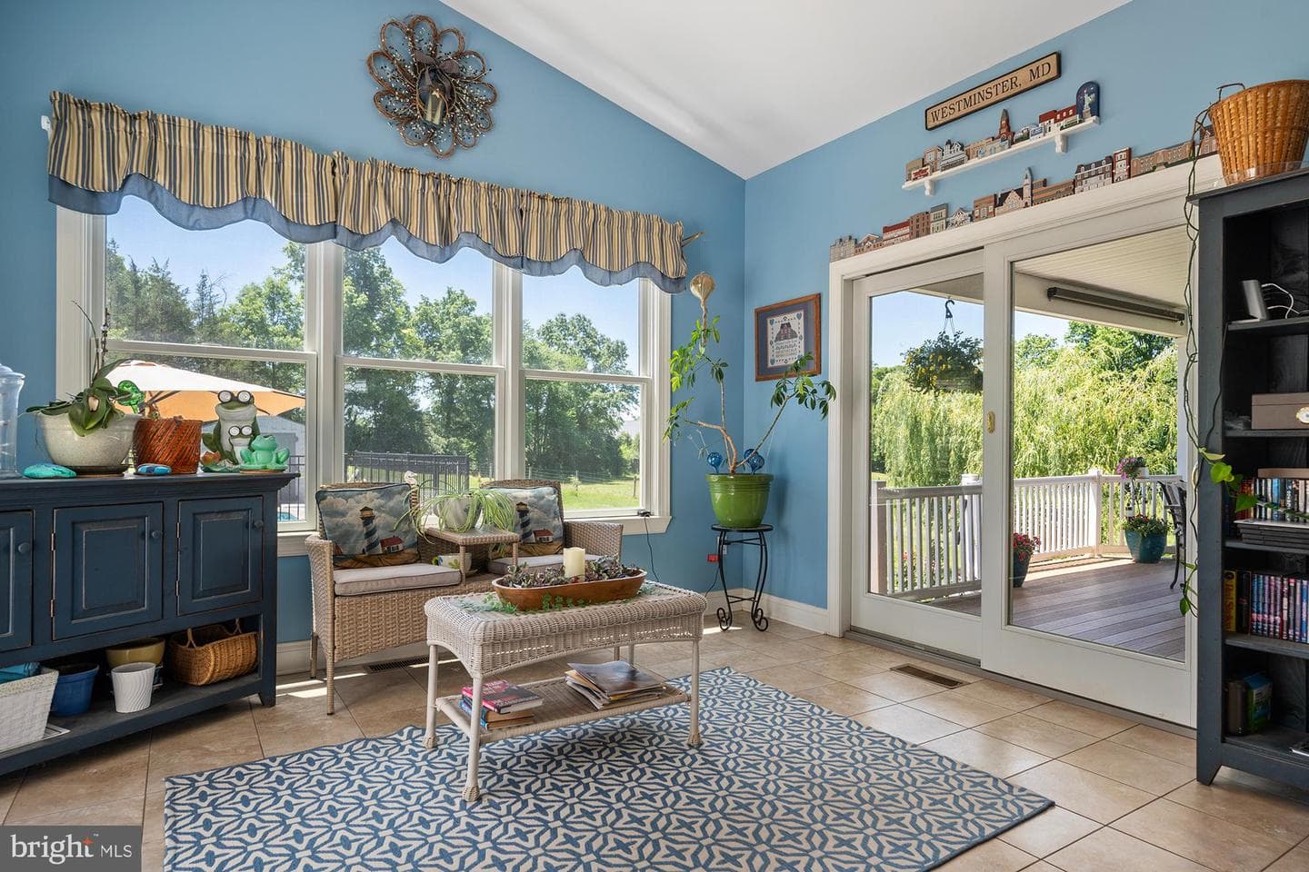 75 Saint Johns Road W photo 21
