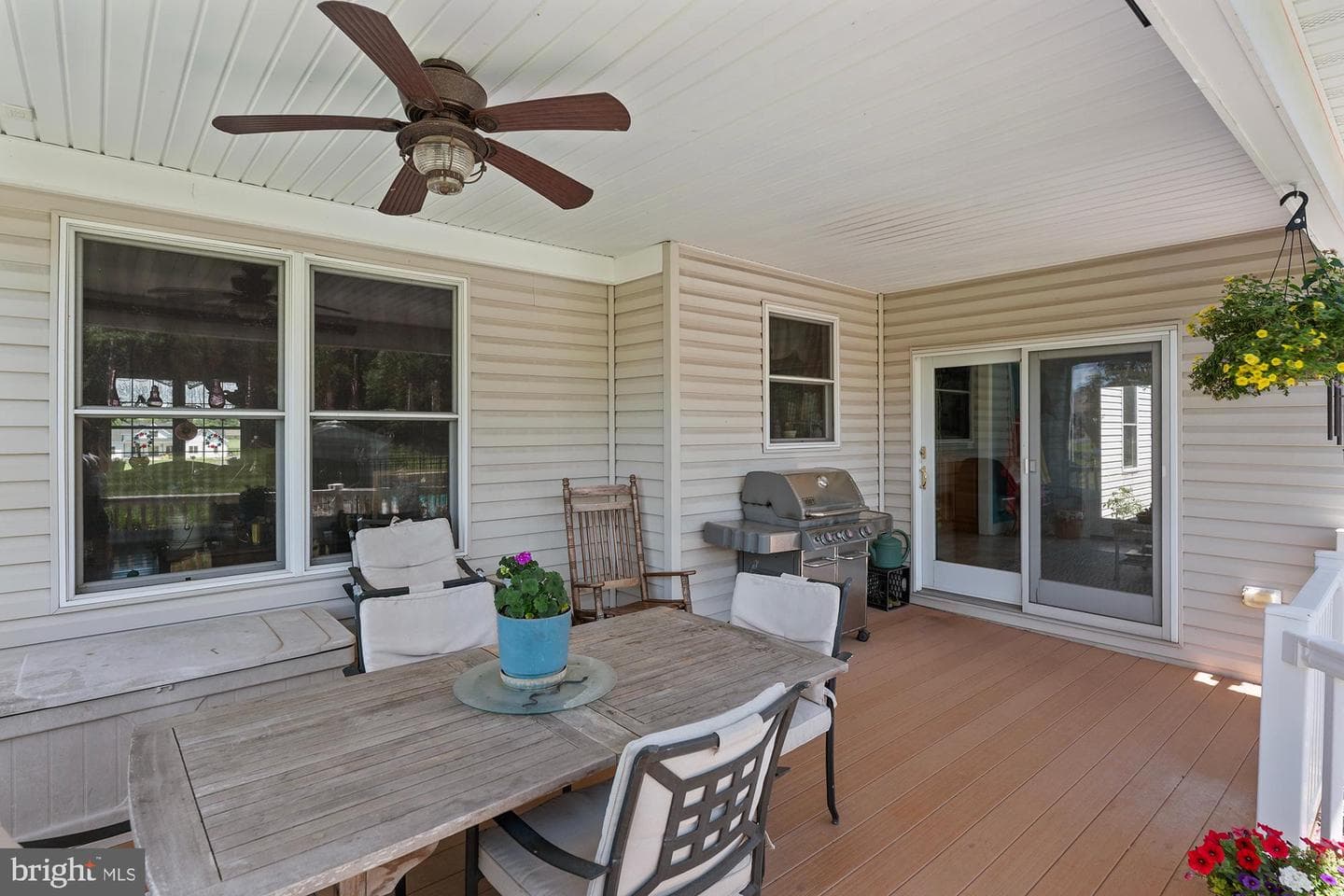 75 Saint Johns Road W photo 24