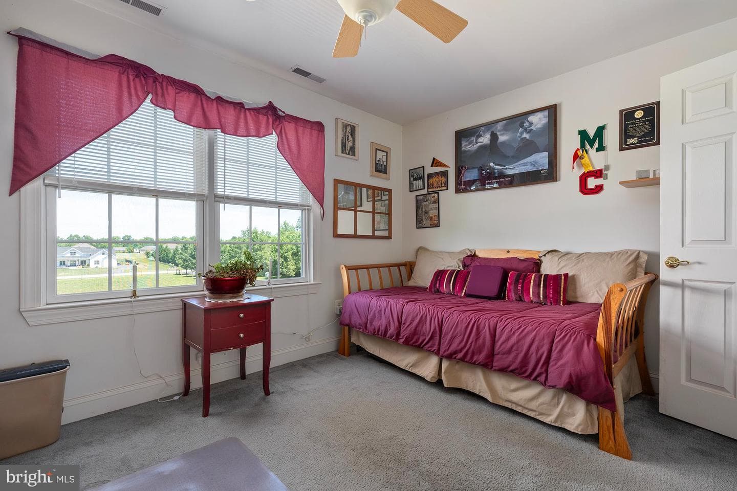 75 Saint Johns Road W photo 43
