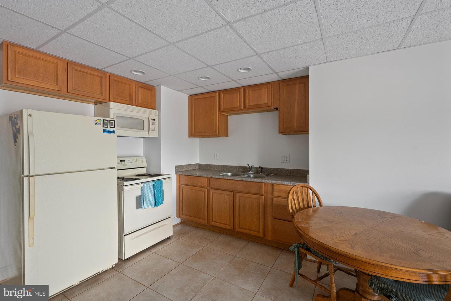 75 Saint Johns Road W photo 53