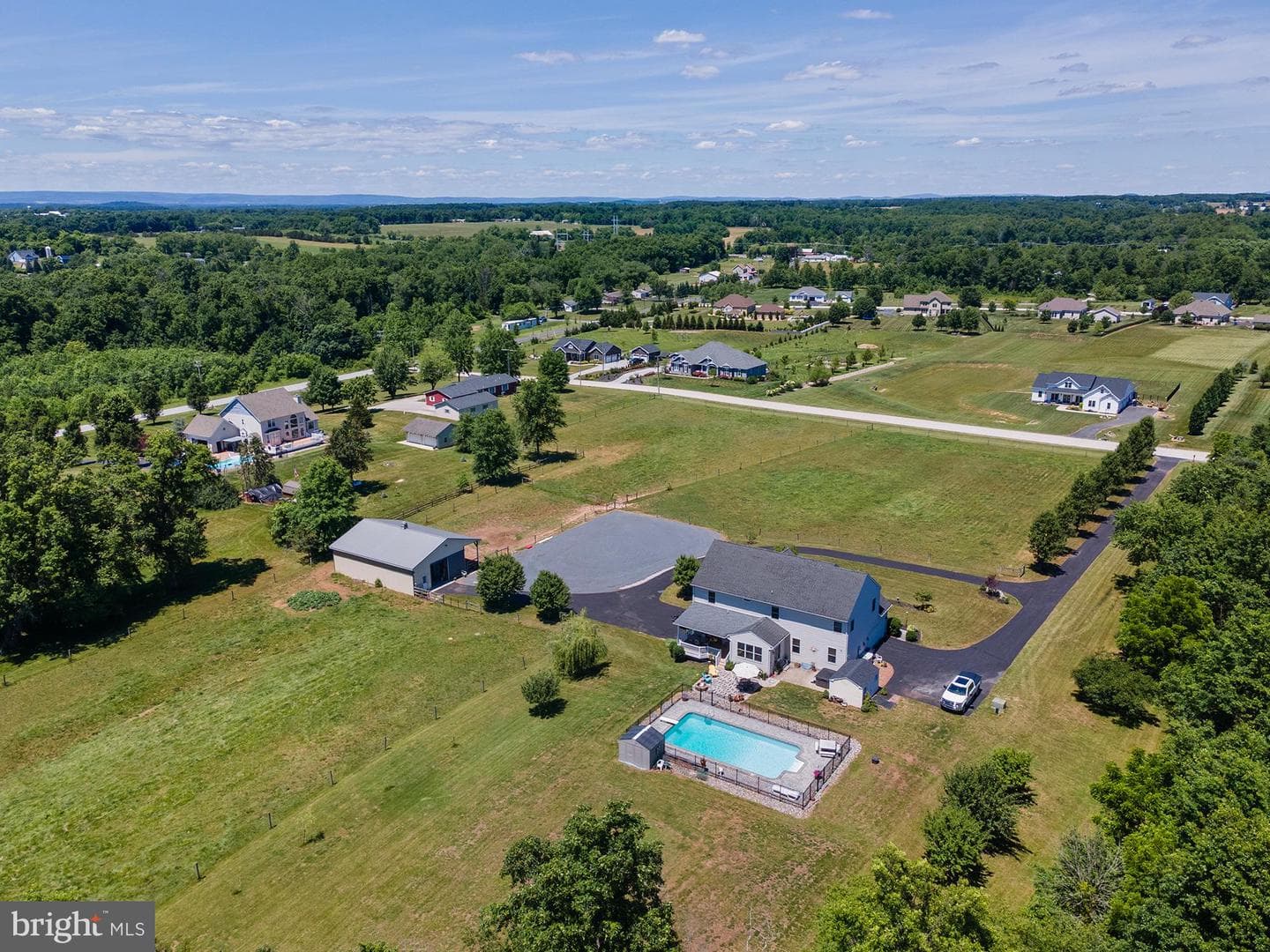 75 Saint Johns Road W photo 81