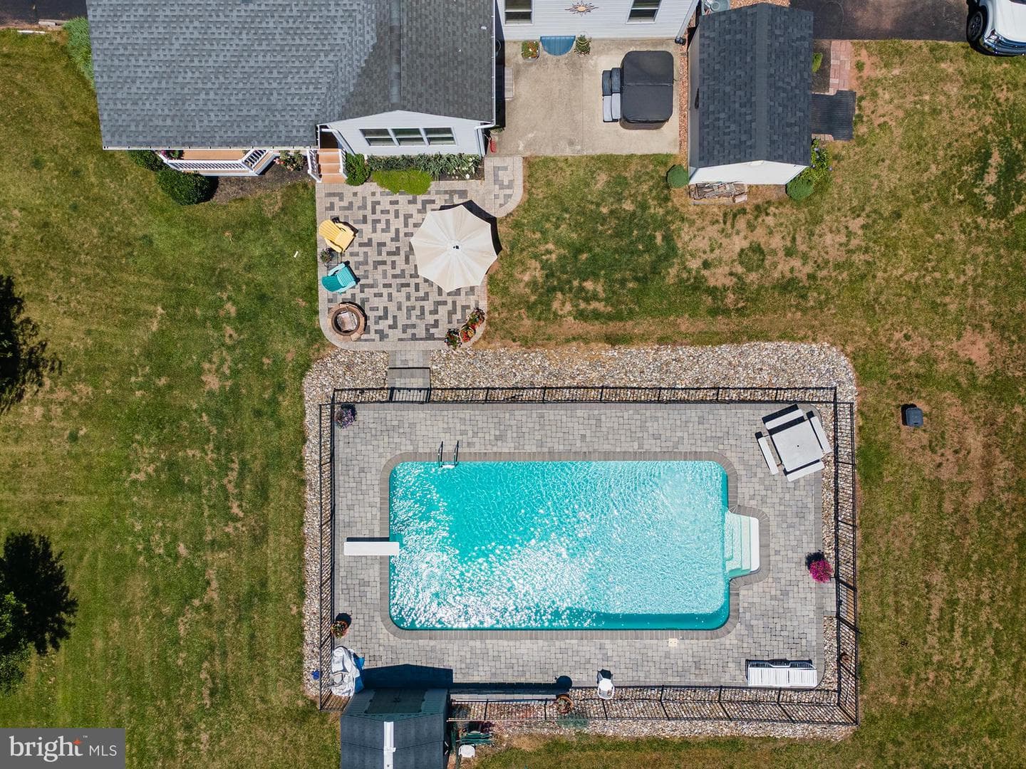 75 Saint Johns Road W photo 83