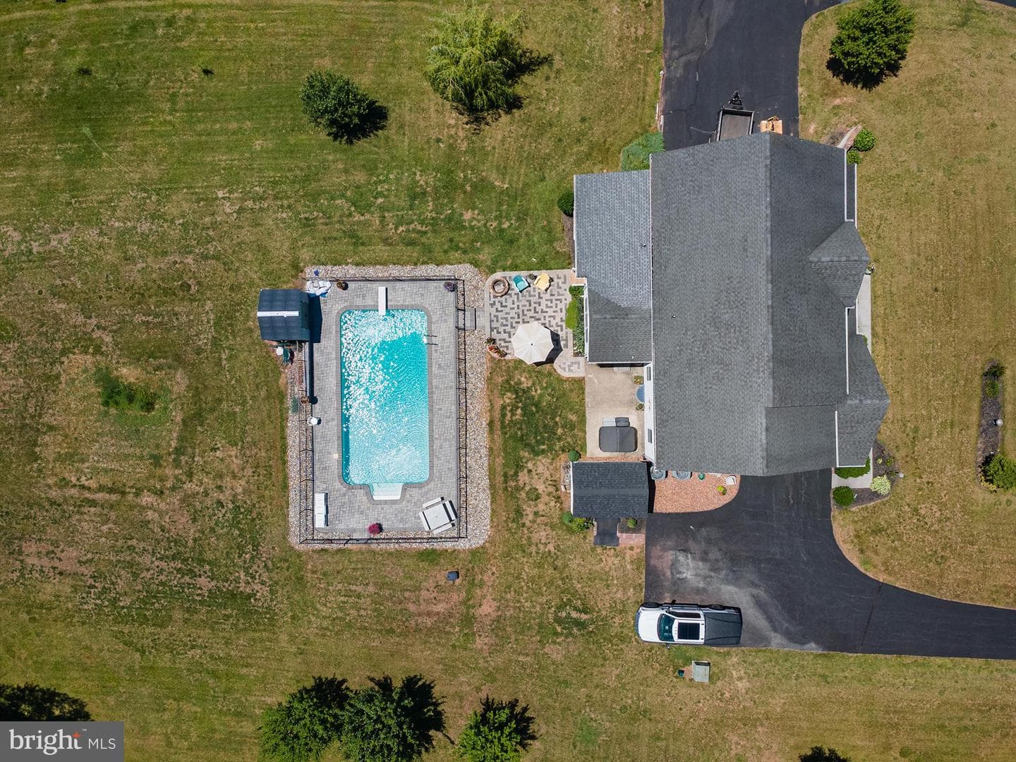 75 Saint Johns Road W photo 84