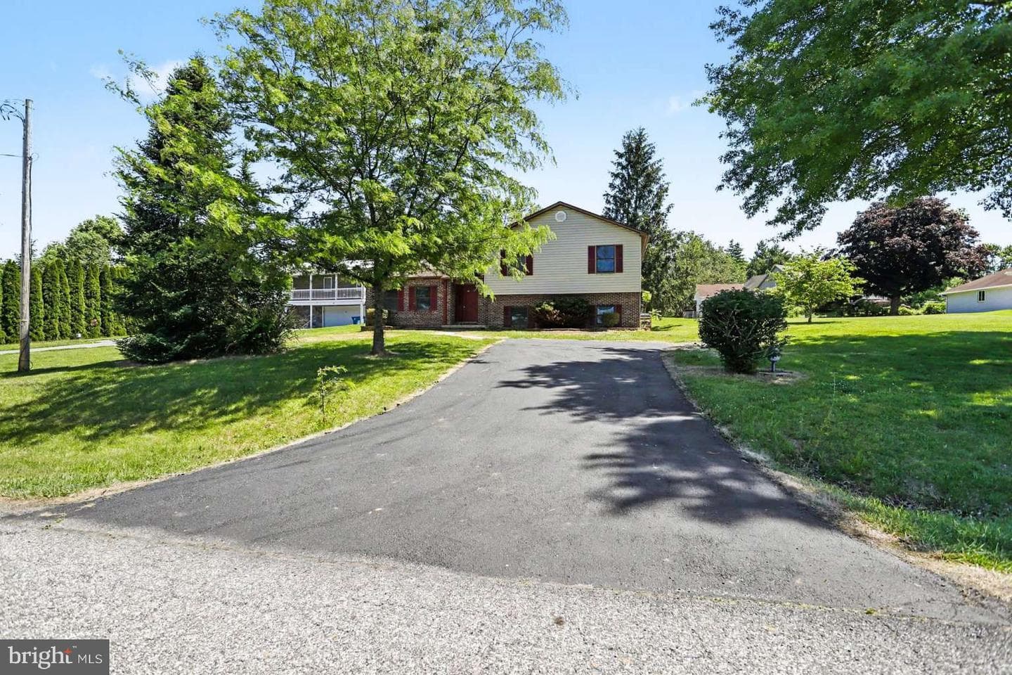 16 Wadsworth Drive photo 3