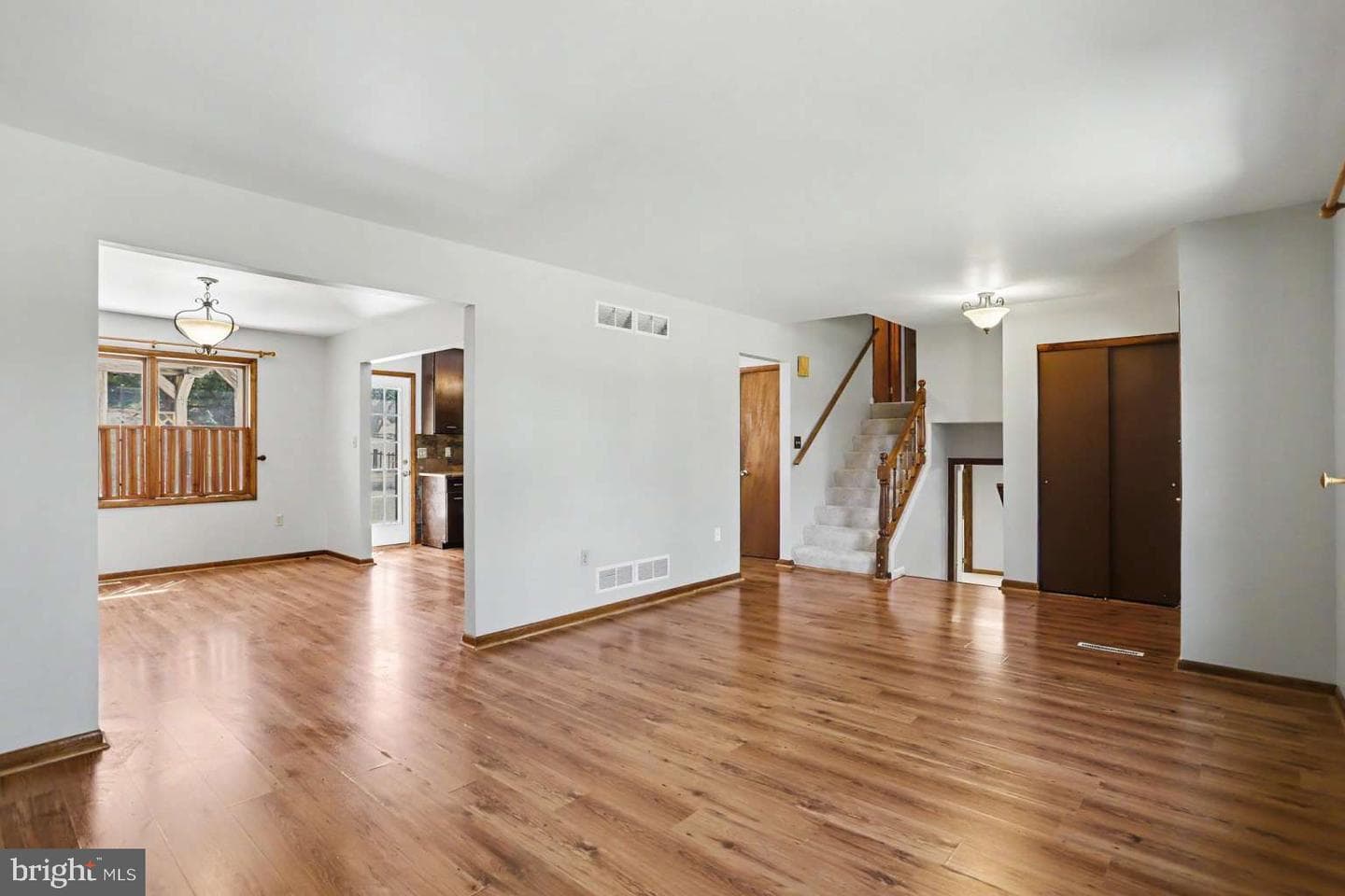 16 Wadsworth Drive photo 7