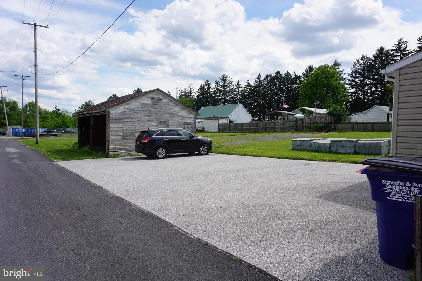 112 Cemetery Street photo 36