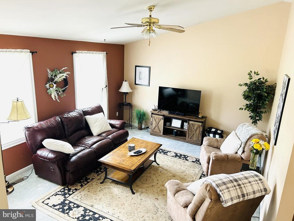 571 Hooker Drive photo 3