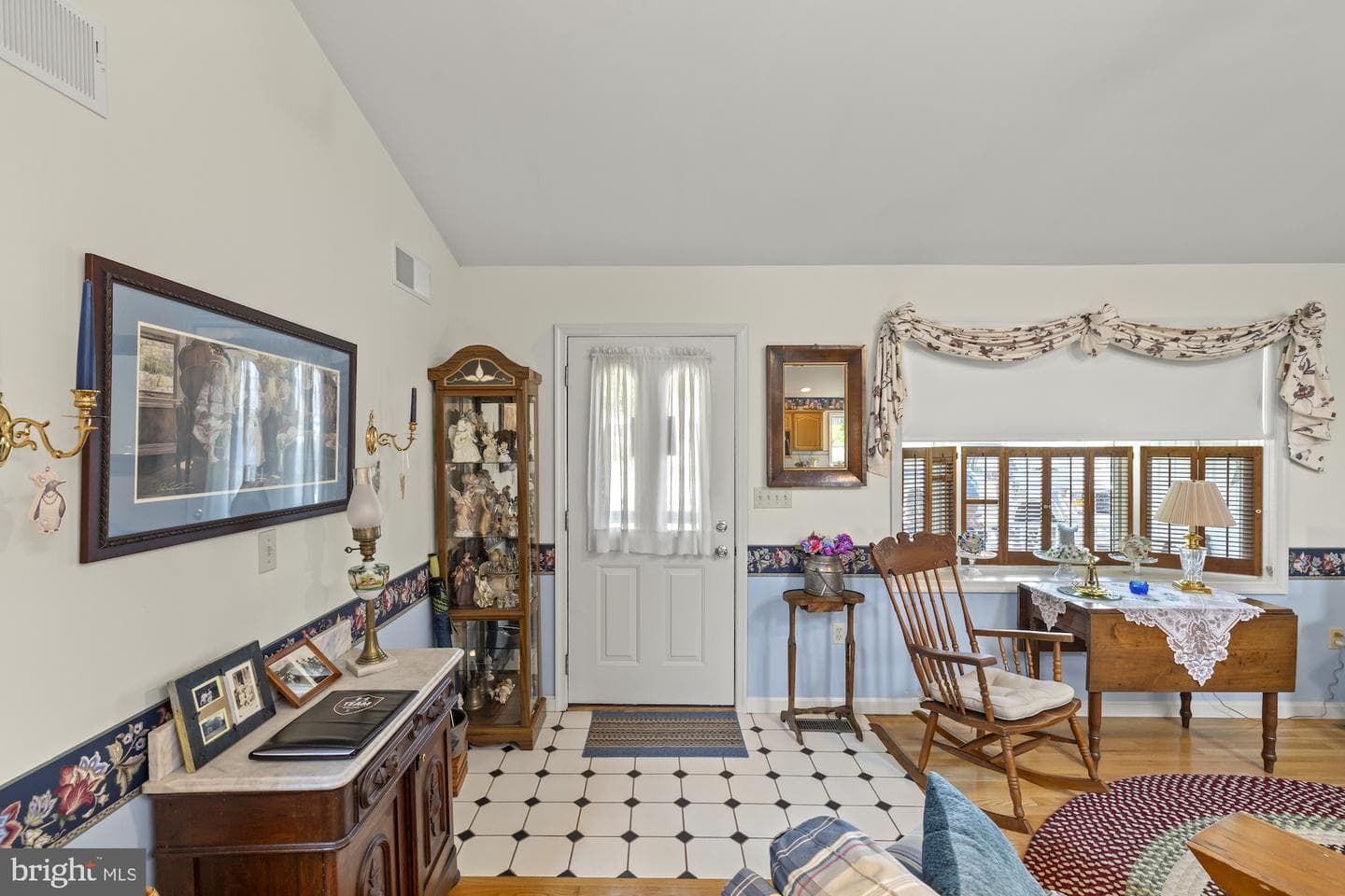 327 Beaver Street photo 13
