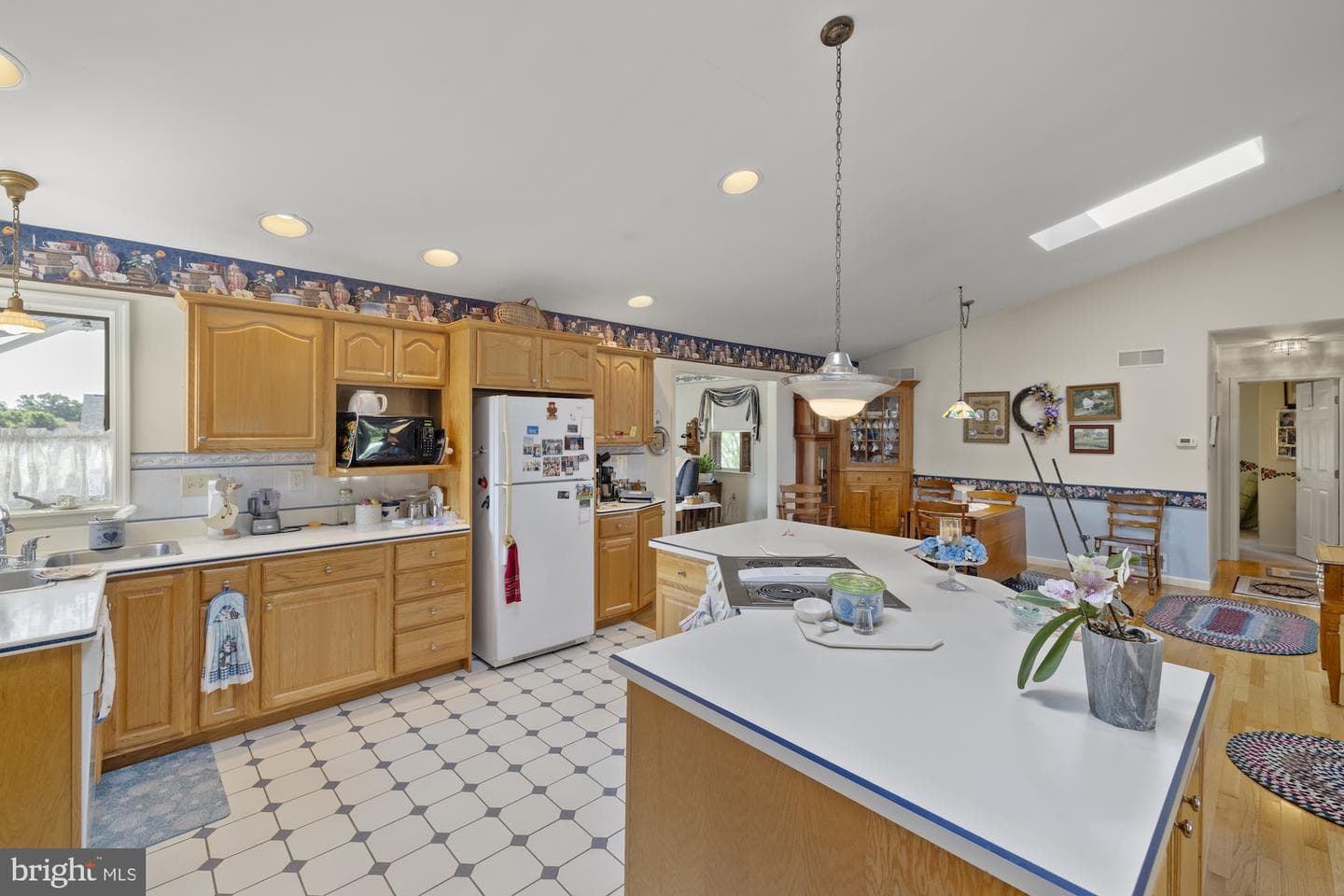 327 Beaver Street photo 17