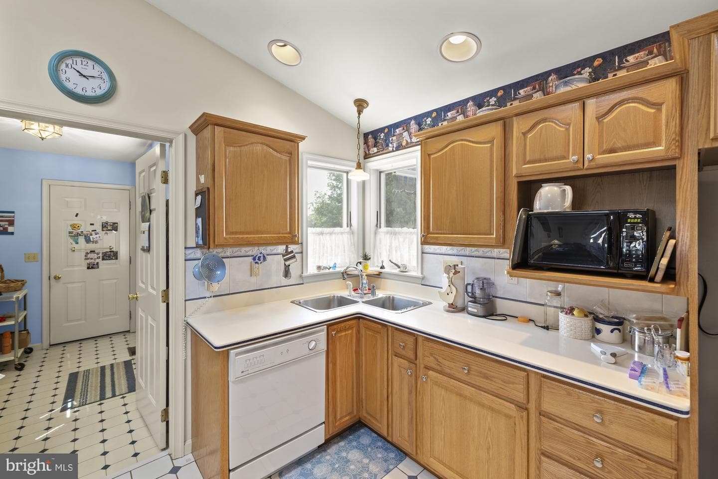 327 Beaver Street photo 20