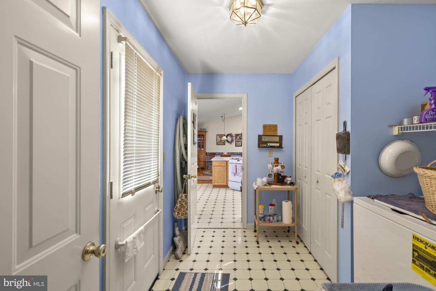 327 Beaver Street photo 41