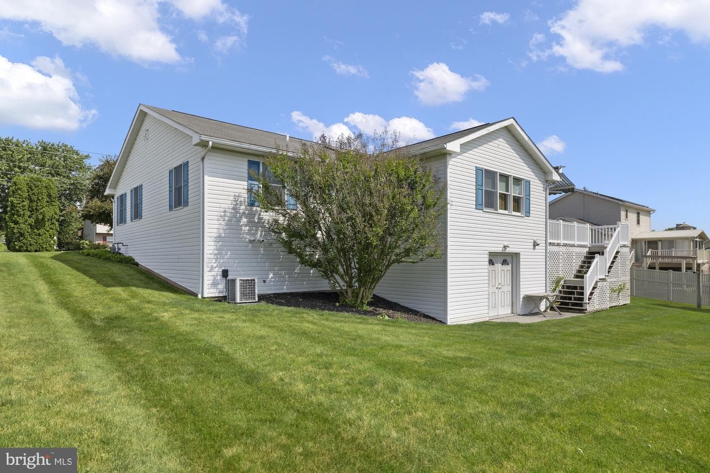 327 Beaver Street photo 7
