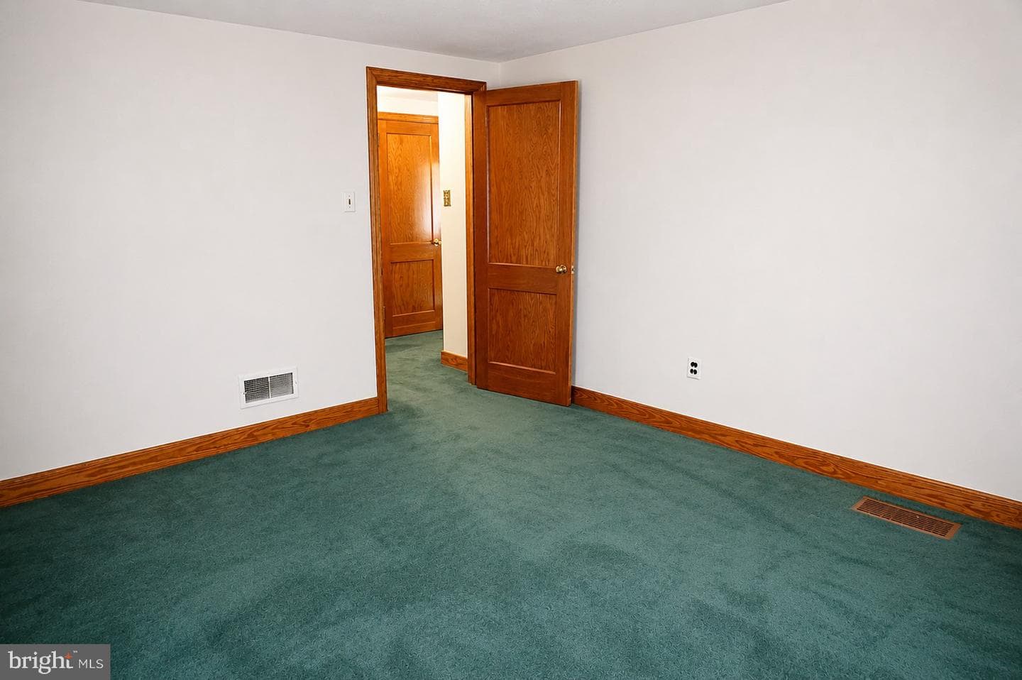 62 W Hanover Street photo 34
