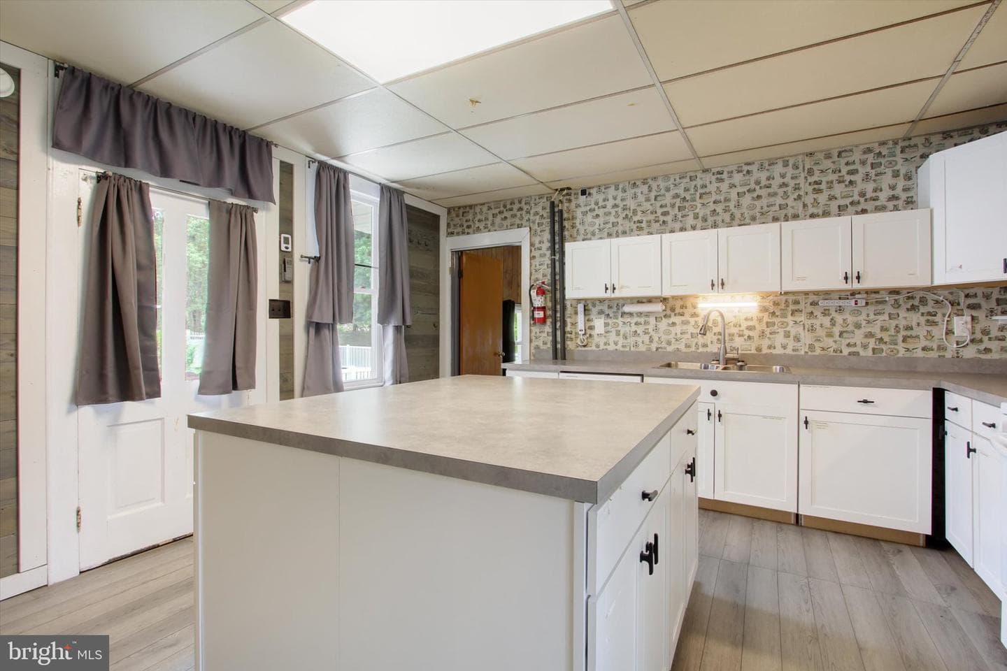 526 W King Street photo 10