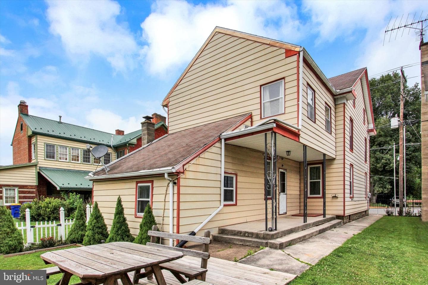 526 W King Street photo 3