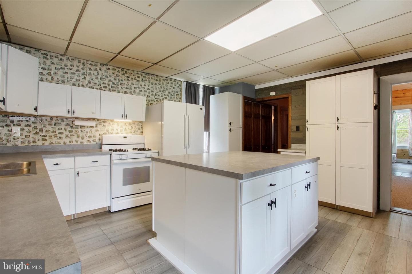 526 W King Street photo 9
