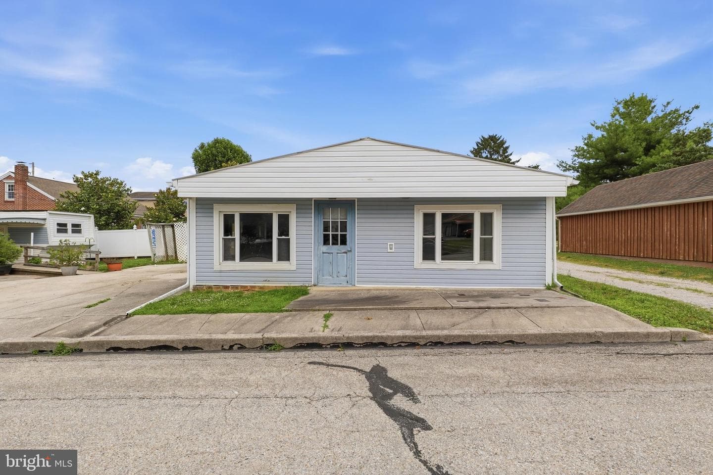 374 Maple Avenue, Hanover