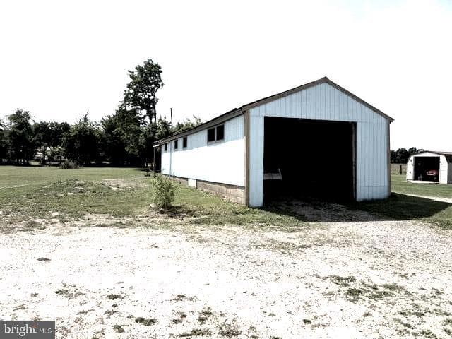 1090 Frederick Pike photo 13