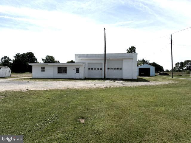 1090 Frederick Pike photo 9