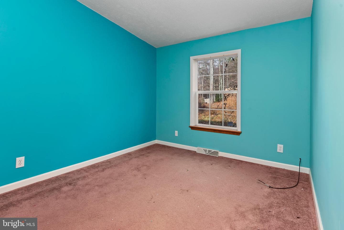 6335 Oxford Road photo 27