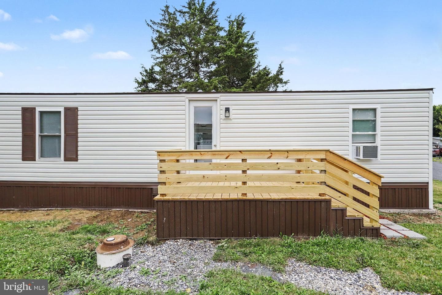 26 Davis Avenue photo 21