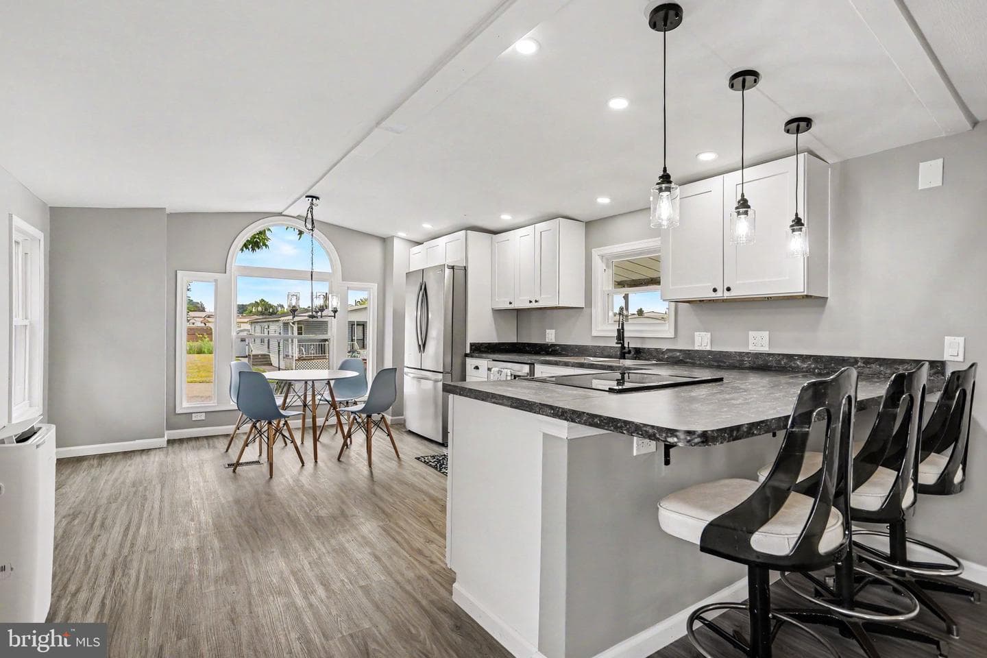 26 Davis Avenue photo 7
