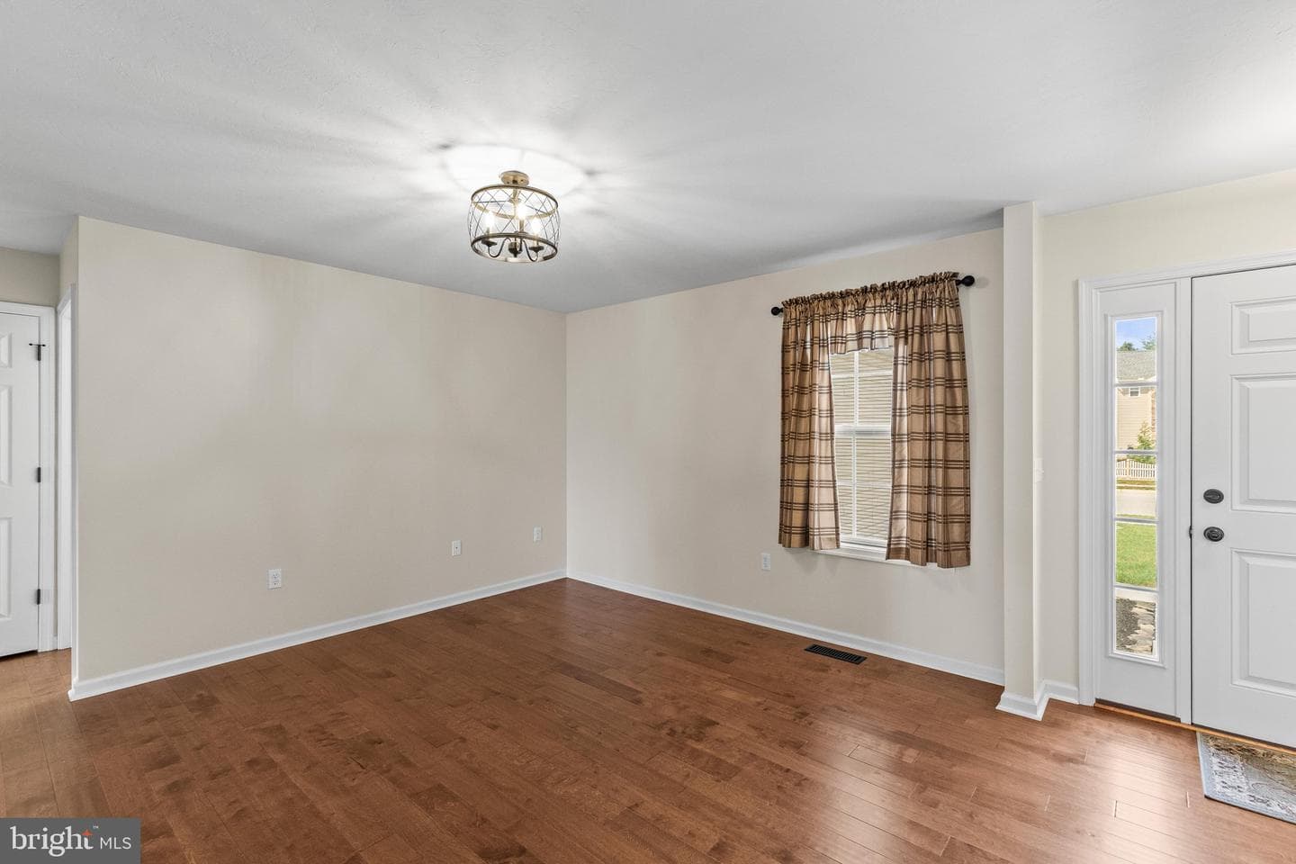 249 Hemlock Drive photo 6
