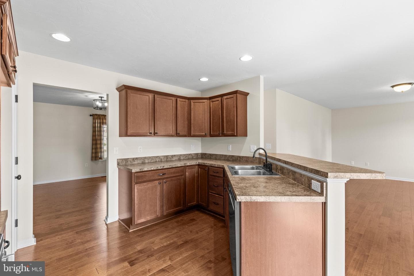 249 Hemlock Drive photo 9