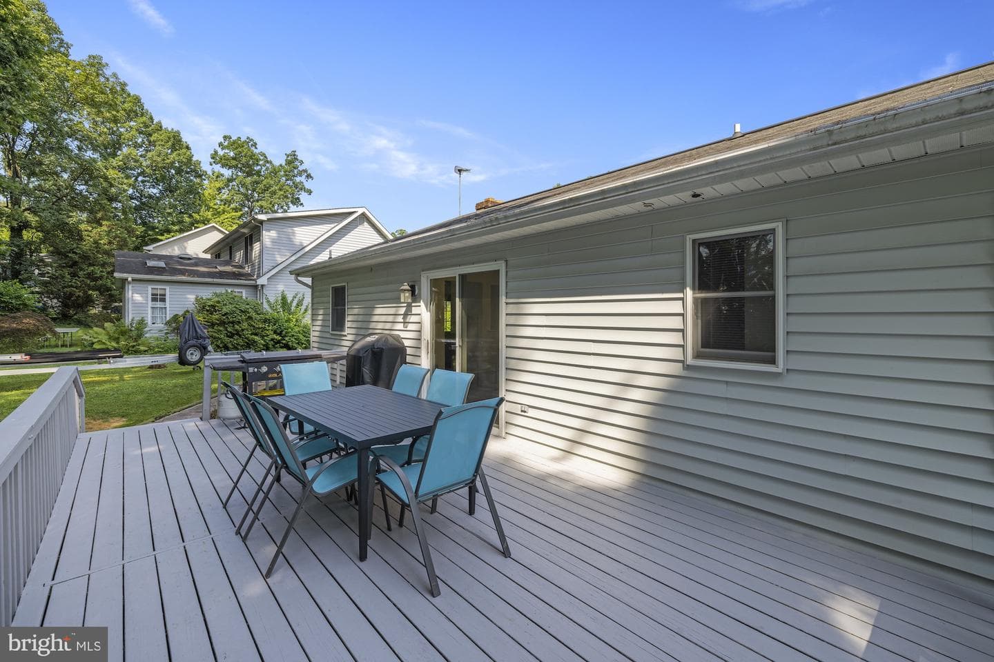 16 Halleck Drive photo 12