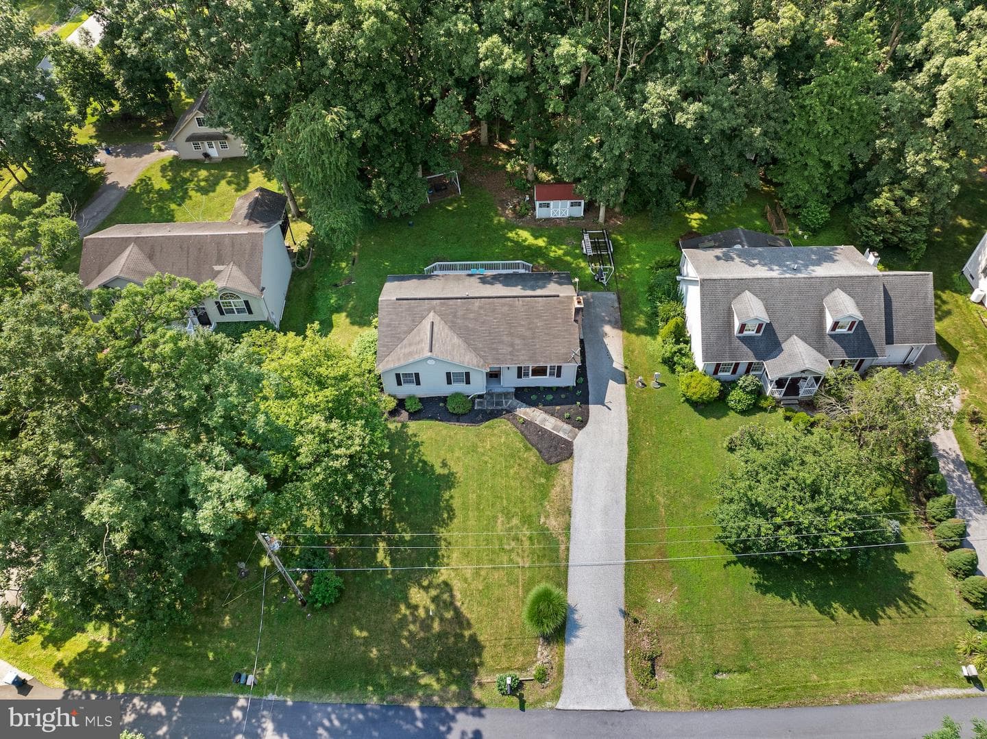 16 Halleck Drive photo 3