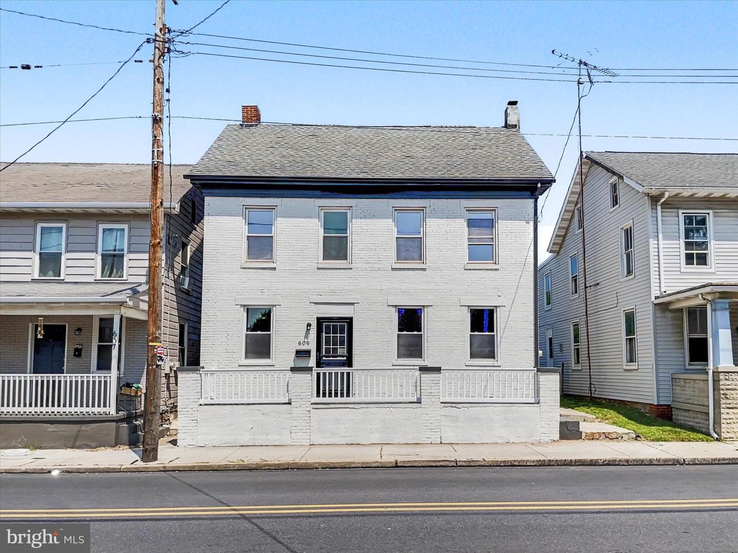 609 Main Street photo 3