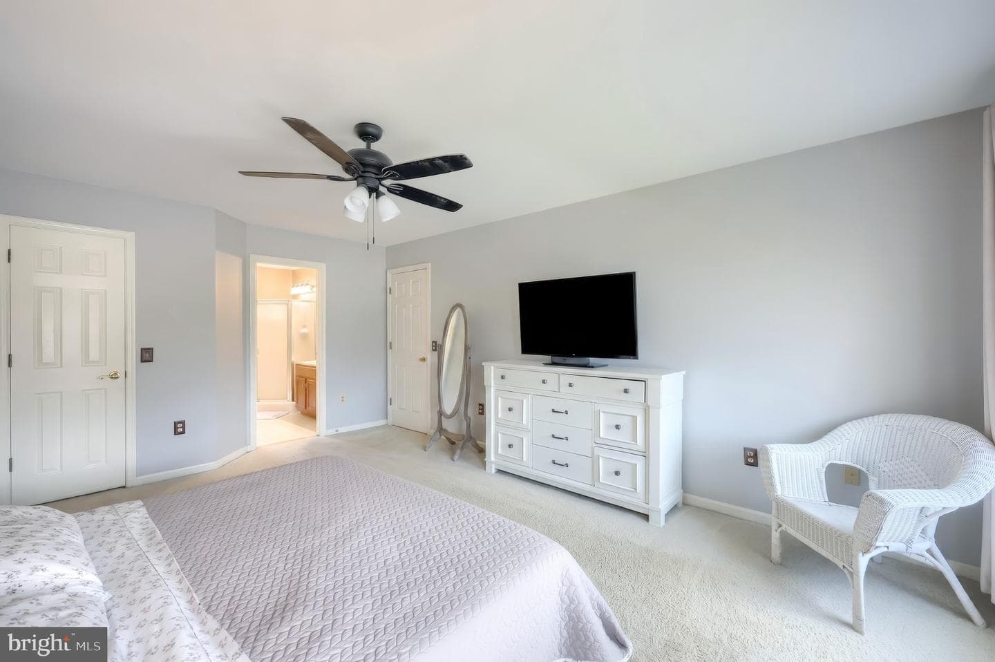 2 Wheaton Drive photo 23