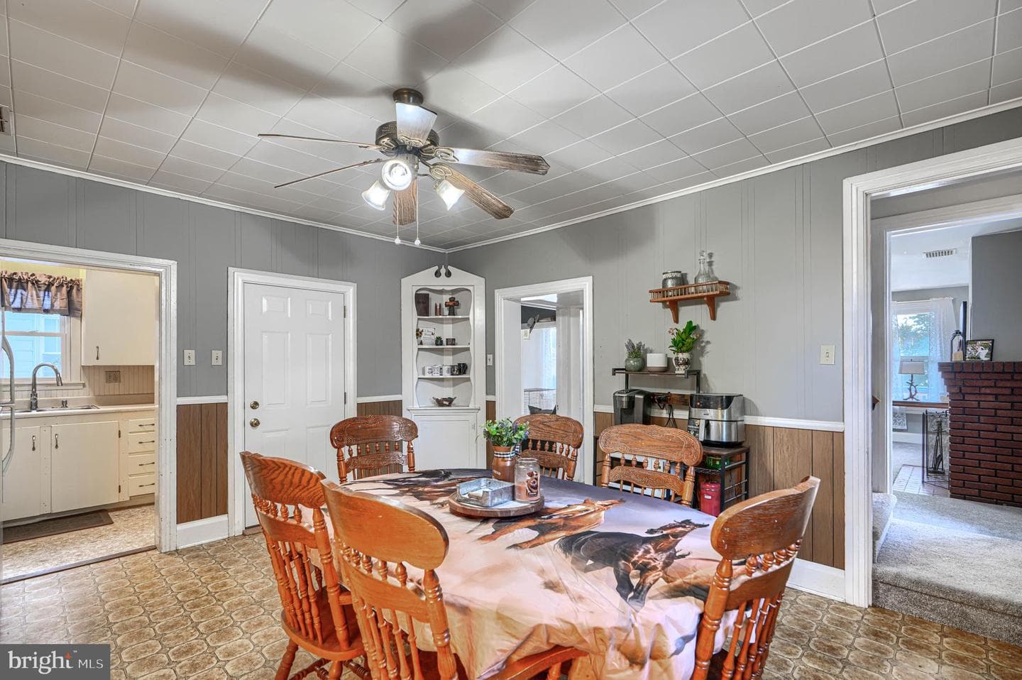 331 North photo 22