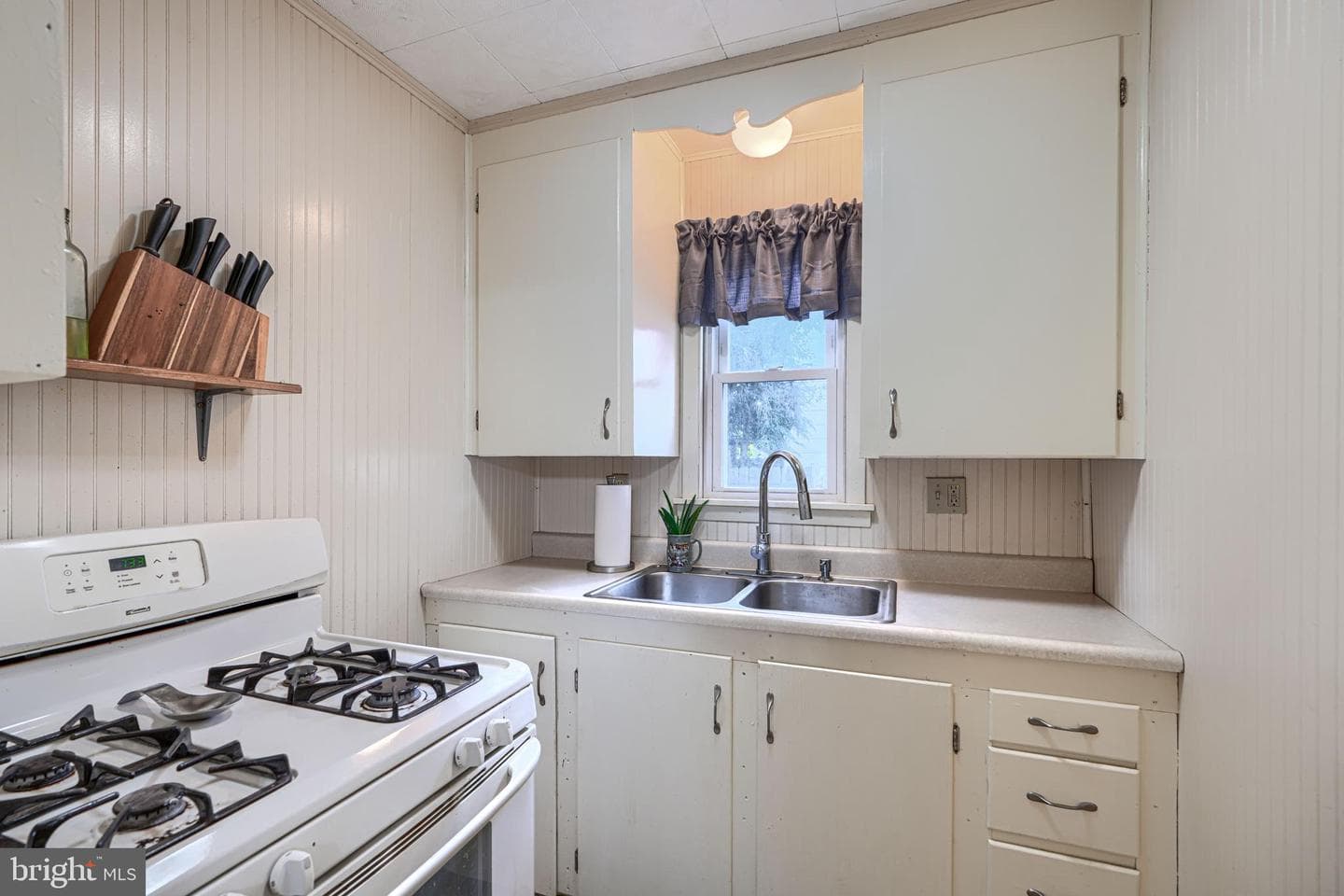 331 North photo 25