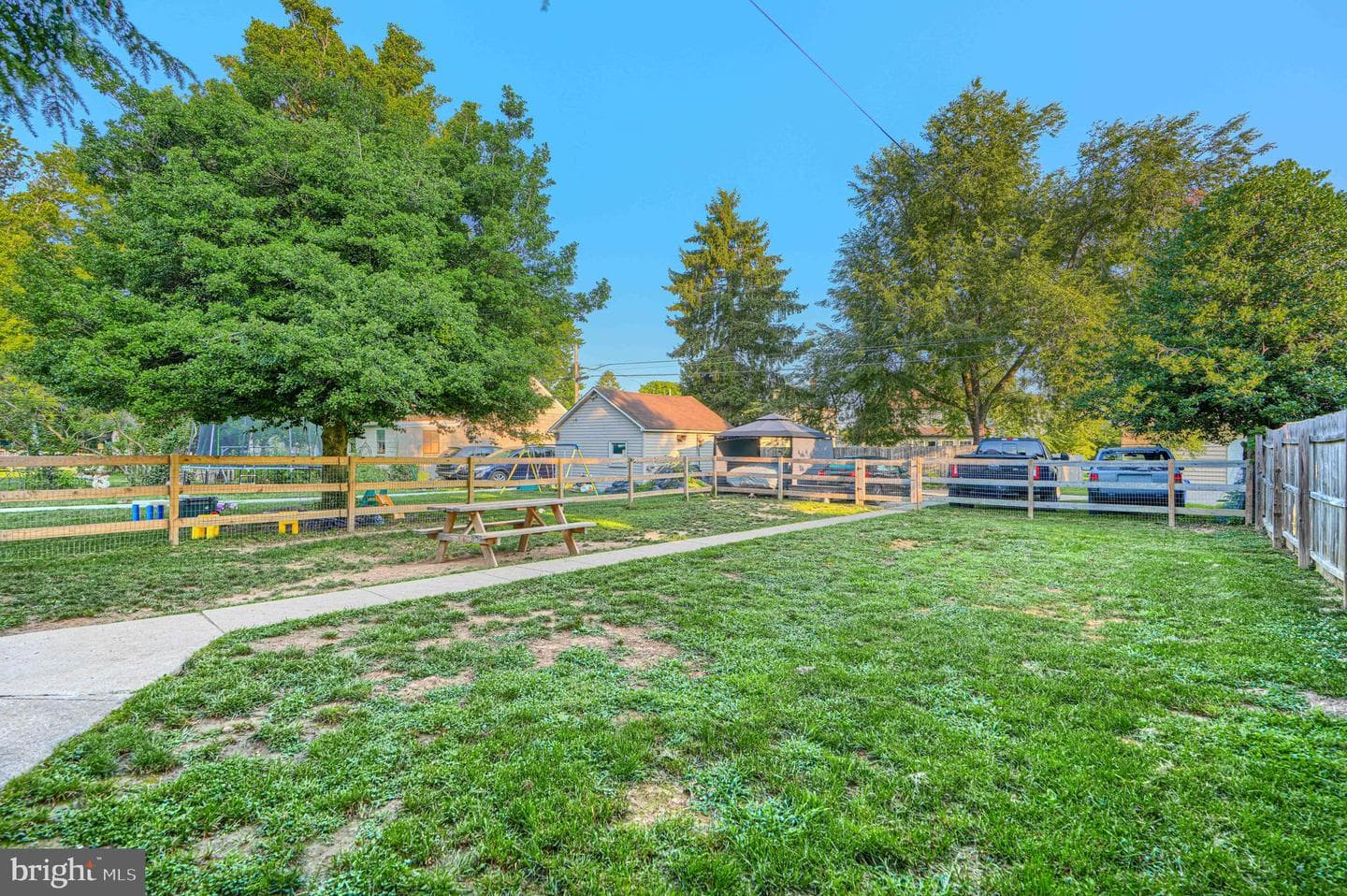331 North photo 56