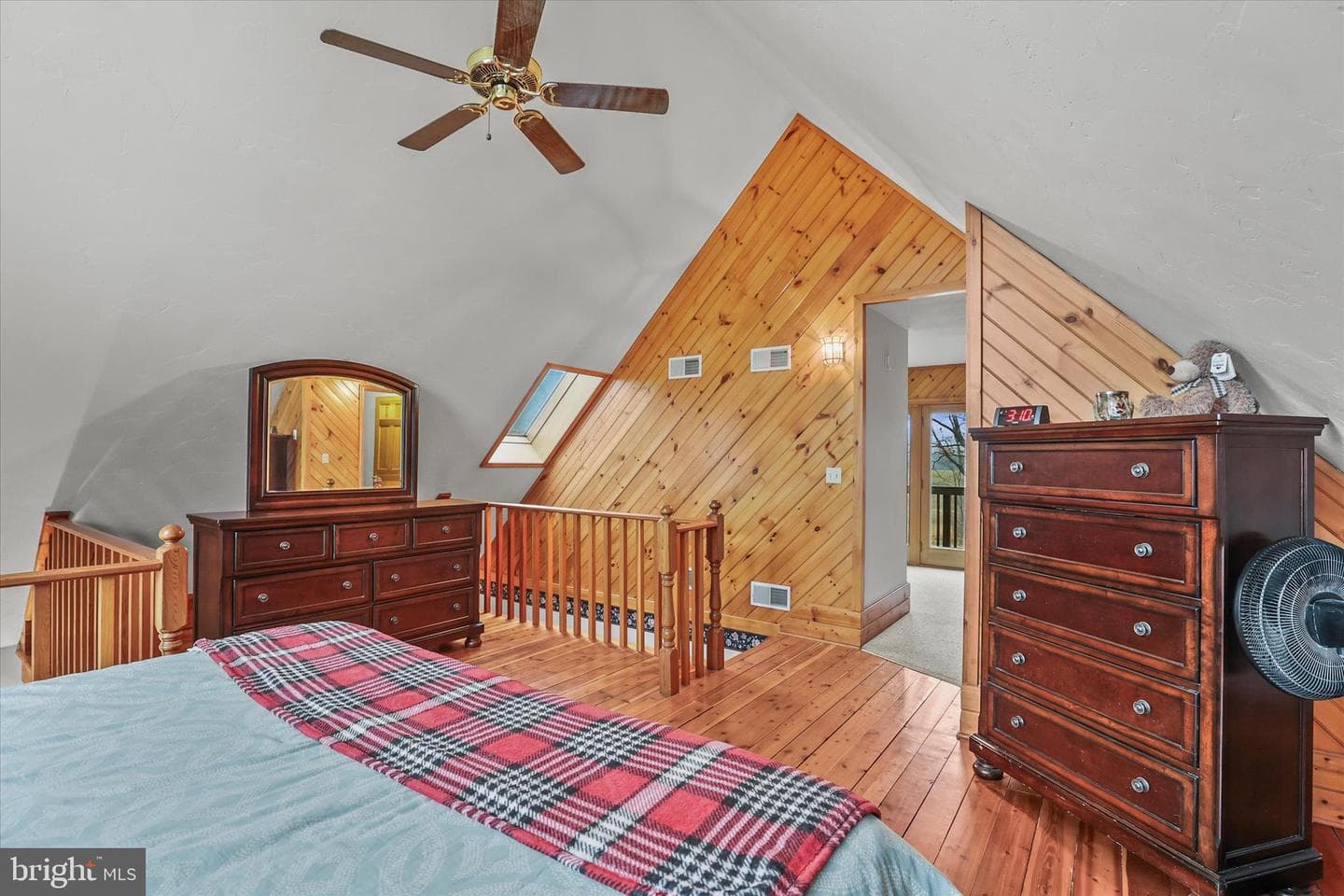 5285 Oxford Road photo 25
